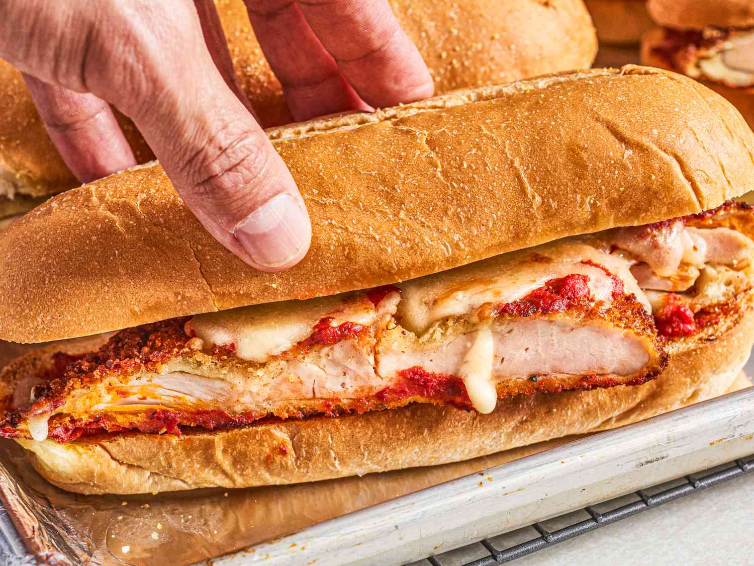 Side view of closing sandwich