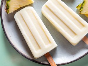 20200824-virgin-pina-colada-popsicles-vicky-wasik-2