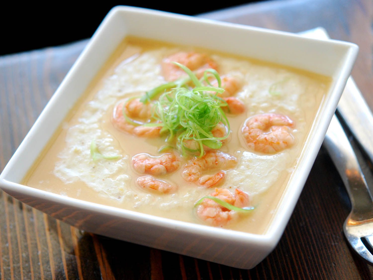 20140808-southern-food-shrimp-grits-magnolias-jennifer-yin-flickr.jpg