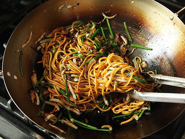20140513-shiitake-chive-lo-mein-recipe-07.jpg