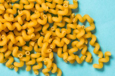 20200410-cavatappi-vicky-wasik-sq-blue