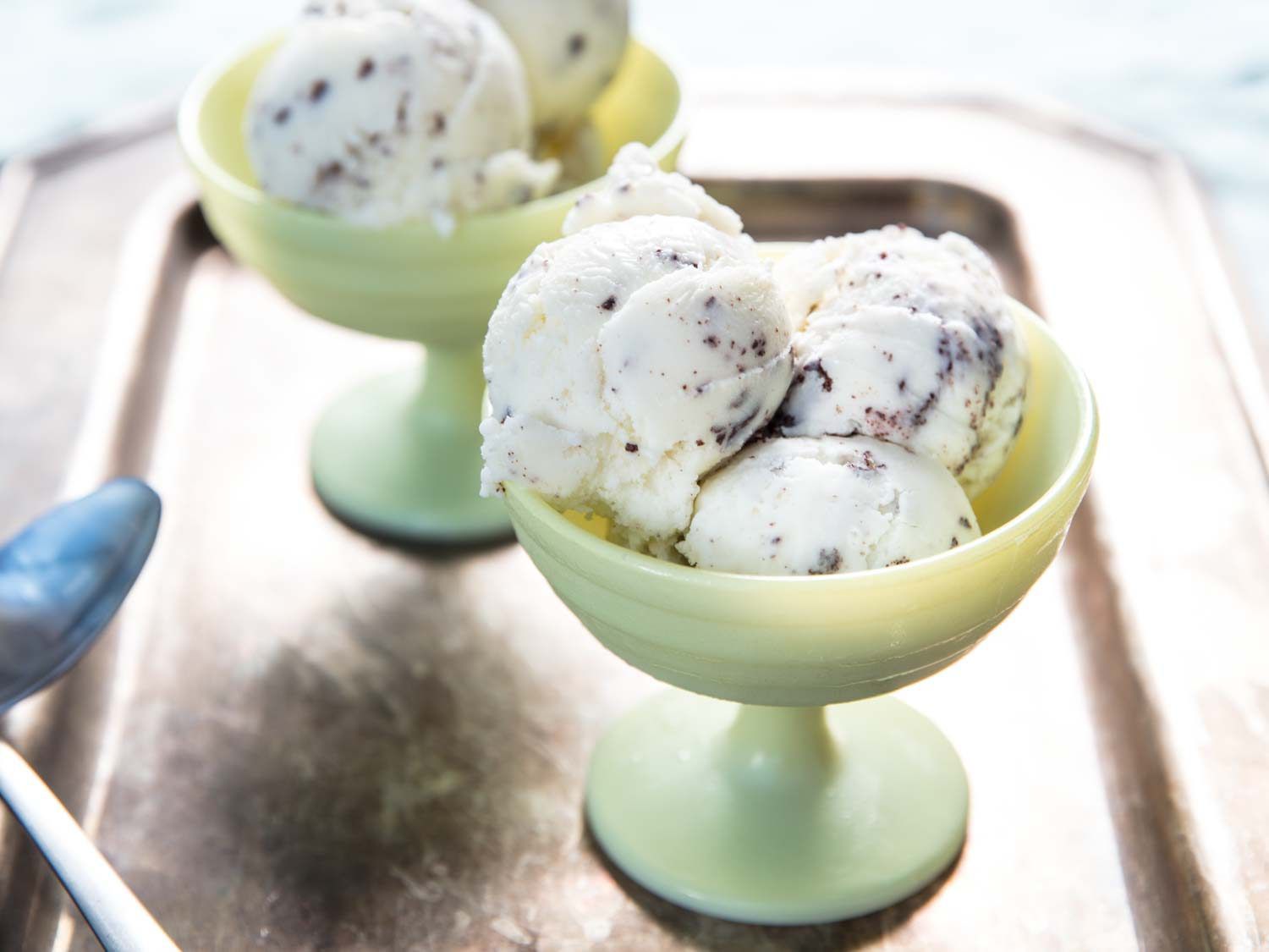 Bowls of tempered stracciatella, ready to serve.