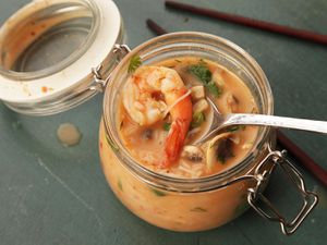 20140929-instant-noodles-diy-recipe-coconut-thai-shrimp-14.jpg