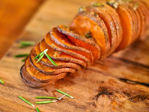 20120219-193550-hasselback-sweet-potatoes.jpg