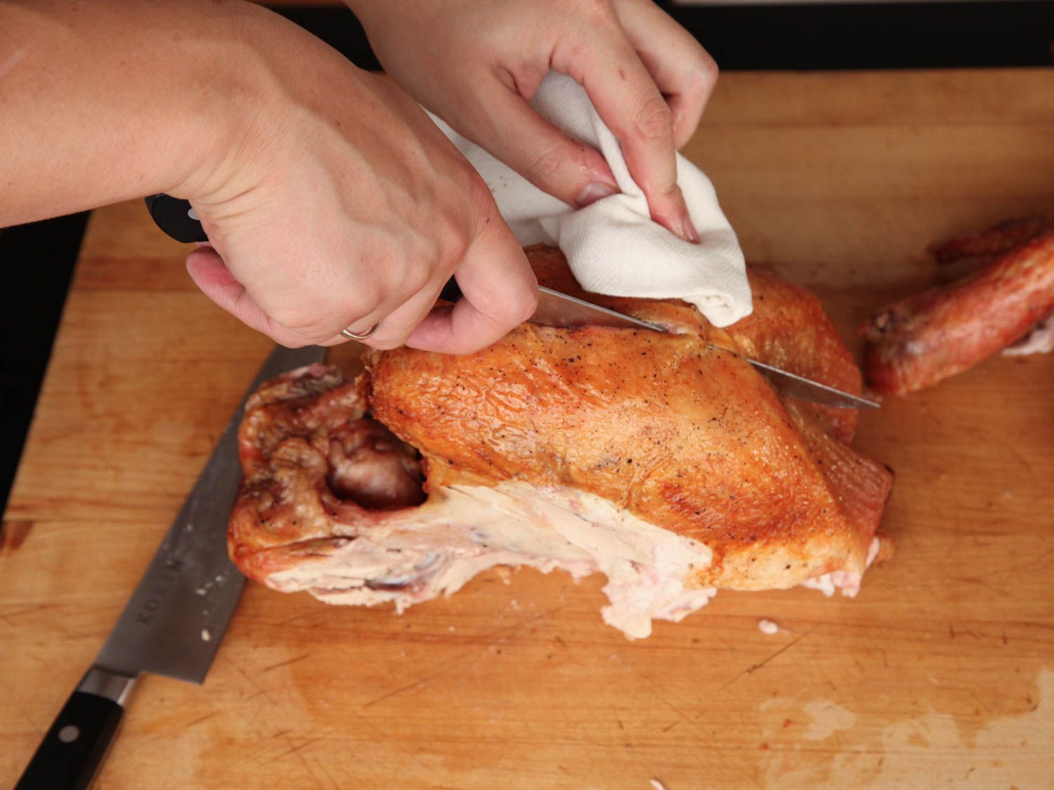 carving roasted turkey breast