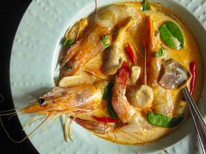 20120202-1911120-tom-yam-kung-tom-yam-primary.jpg