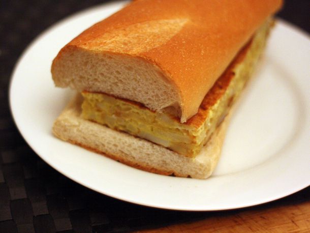 20110413-127355-dinner-tonight-tortilla-bocadilla.jpg