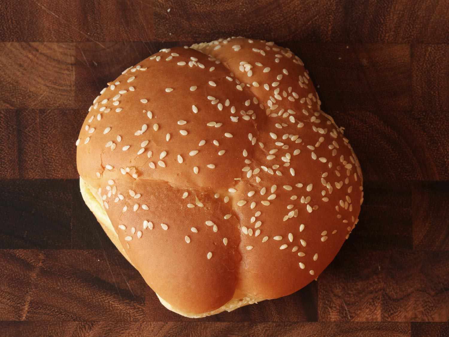 A sesame bun.