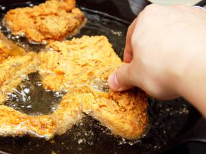 20120112-popeyes-refried-chicken-2.jpg