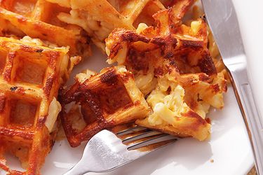 20140328-macaroni-and-cheese-waffles-21.jpg