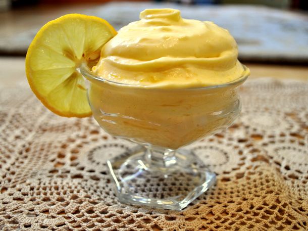 20110510-entertaining-provencaldinner-lemonmousse.JPG