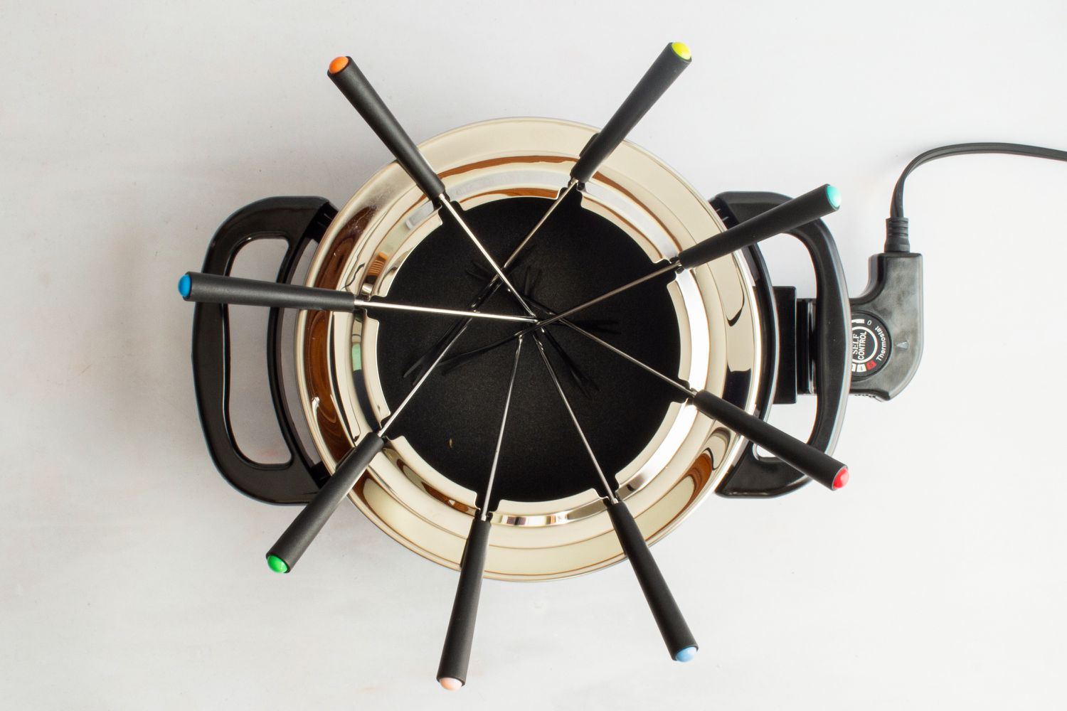 overhead shot of the nostalgia fondu pot