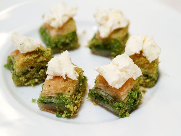 20121207-sip-sak-baklava.jpg