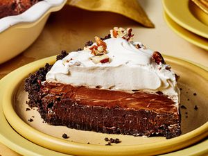 Side view of Mississippi Mud Pie
