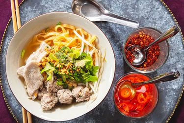 Overhead view of Guayd tiaao Moo Nam Sai 