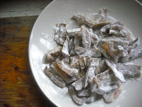 20091019-pig-ear-flour.jpg