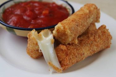 20110412-146260-GFTues-MozzSticks.jpg