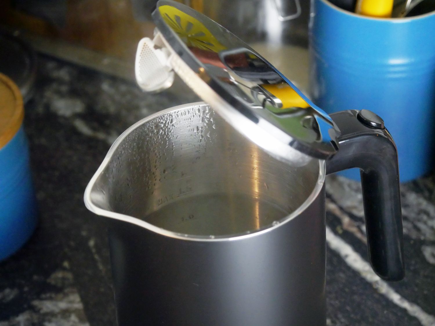 the zwilling kettle with the lid open