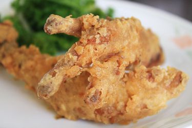 20111115-nasty-bits-chicken-feet-fried-primary.jpg