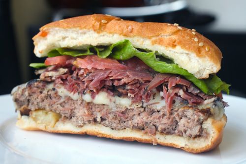 20100806-pastrami-burger-1.jpg