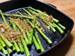 20110427-148912-roast-asparagus-long-pepper.JPG