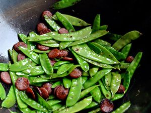 20110217-136932-snow-peas-chinese-sausage.jpg