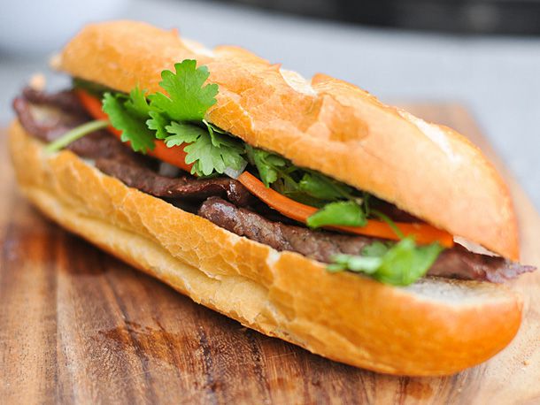 20110925-172243-steak-banh-mi.jpg