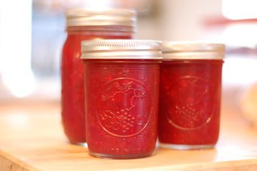20110525-153156-raspberry-rhubarb-jam-1.jpg