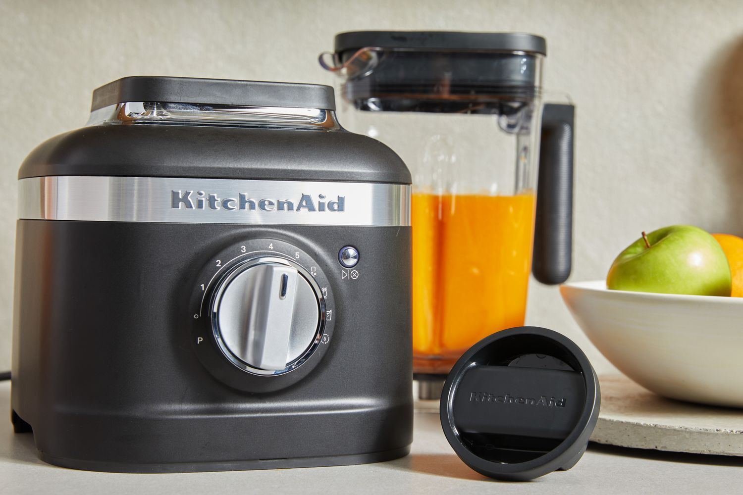 The base on the KitchenAid K400 Variable Speed Blender with Tamper (KSB4028VB)