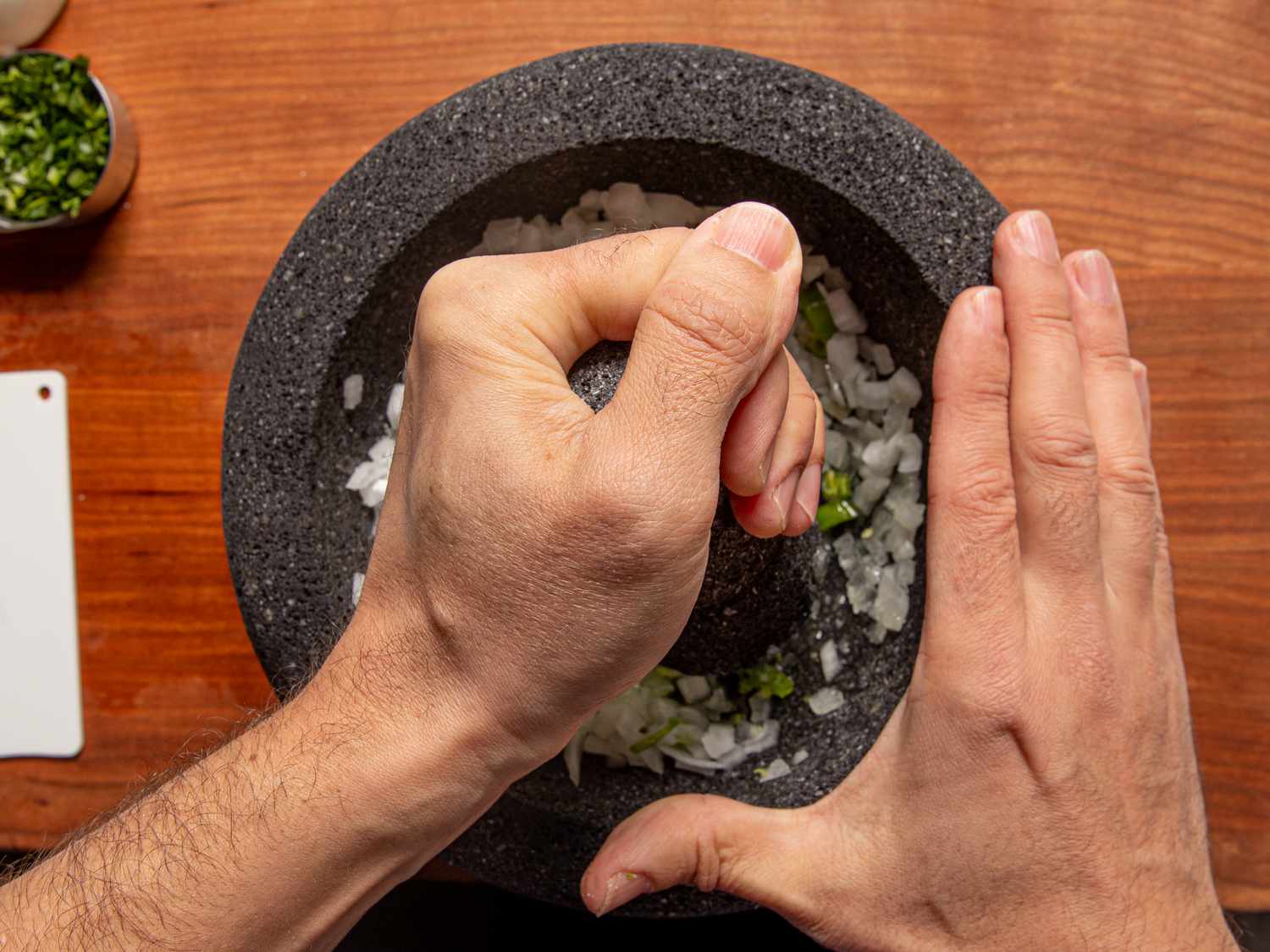 Using a molcajete