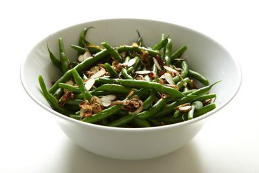 20120430-204112-green-beans-with-crisp-shallots.jpg