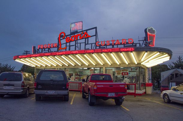 Exterior shot of Leon's Frozen Custard.