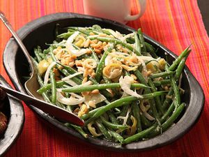 20121114-green-beans-pinenuts-1.jpg