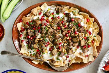 Overhead view of hummus fatteh