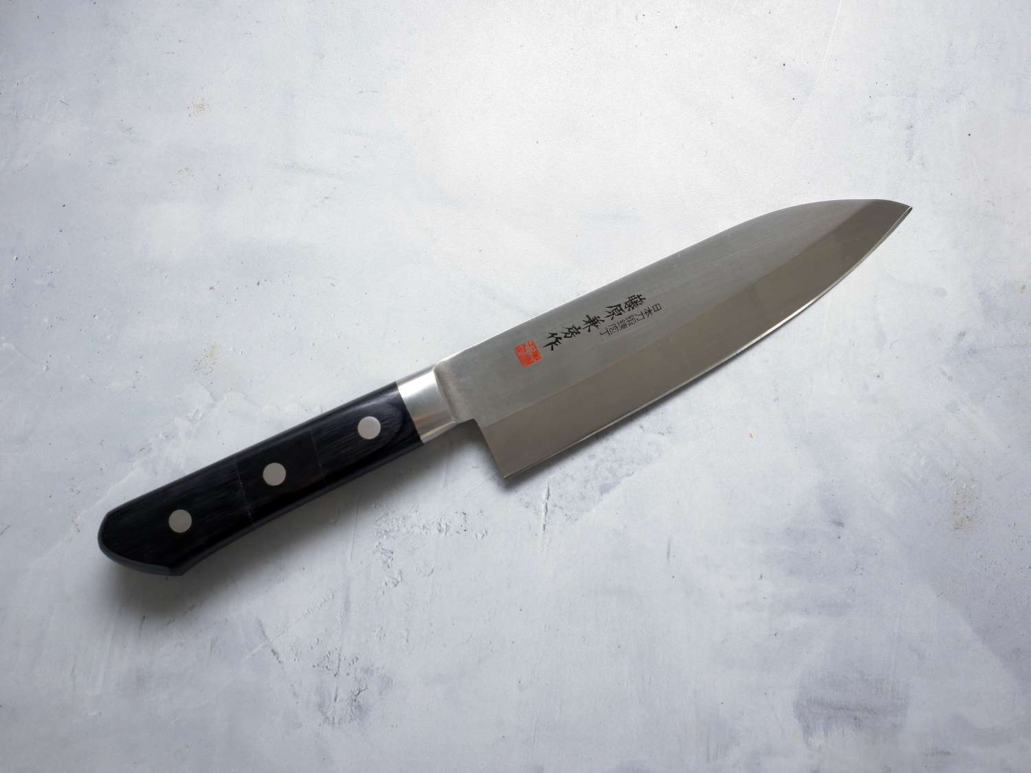 fujiwara deba on a grey concrete surface