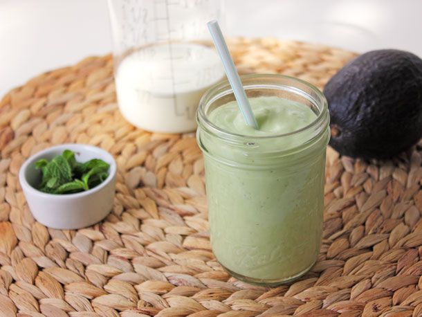 20130330-246496-avocado-kefir-smoothie-3.jpg