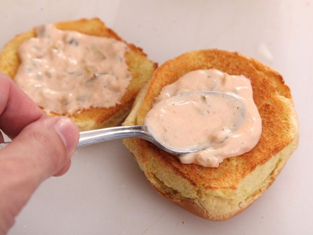 Thousand Island spread on burger buns