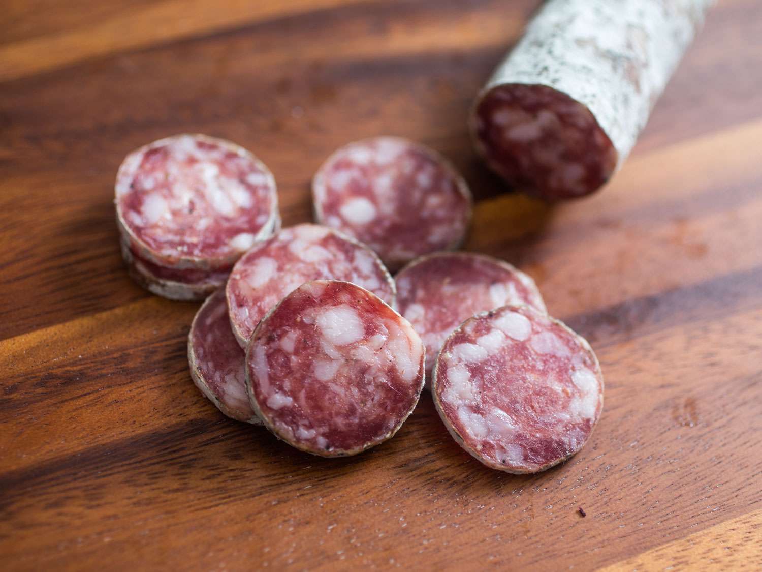 Sliced saucisson