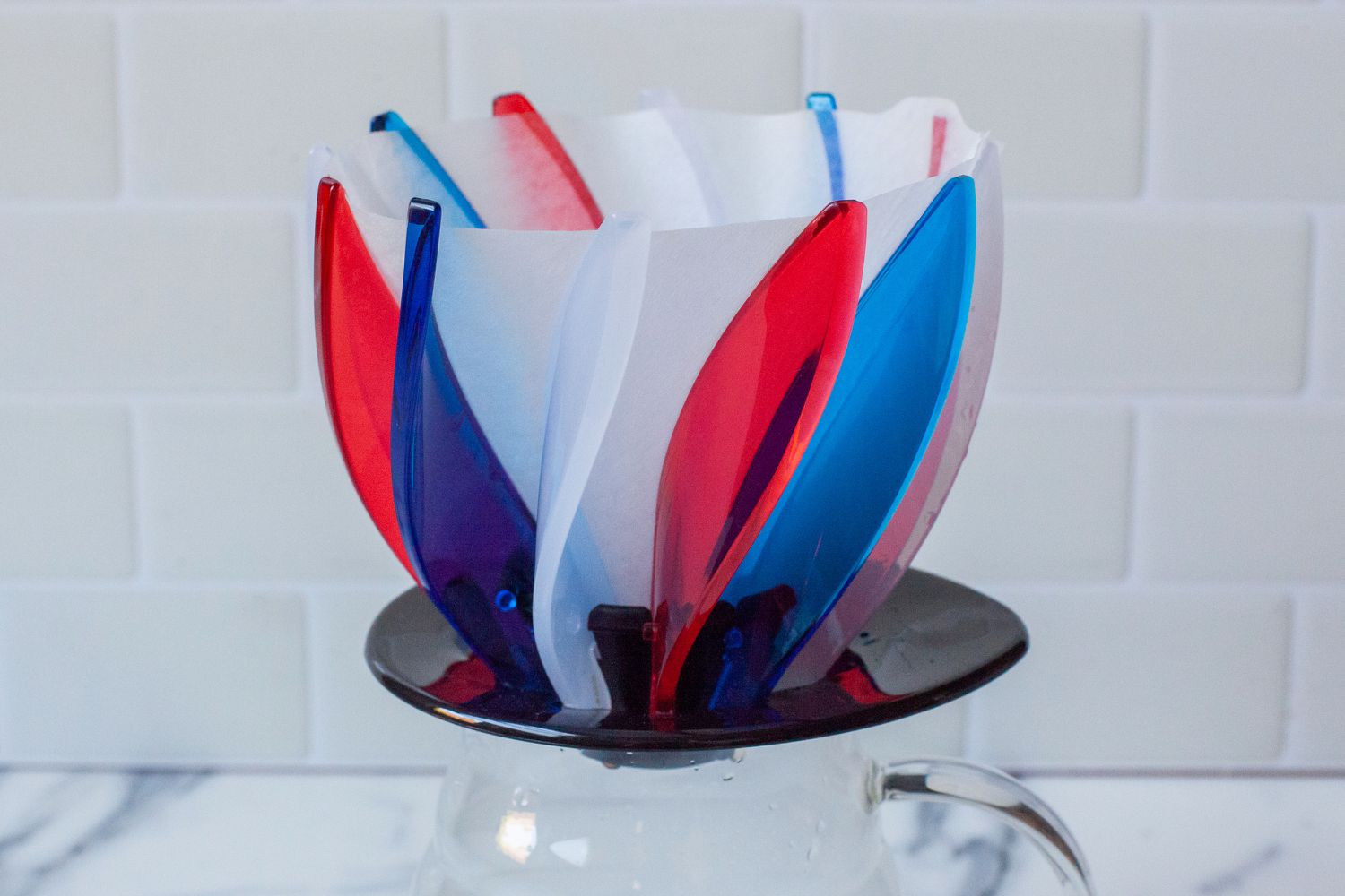 The Hario Suiren with a filter in it.