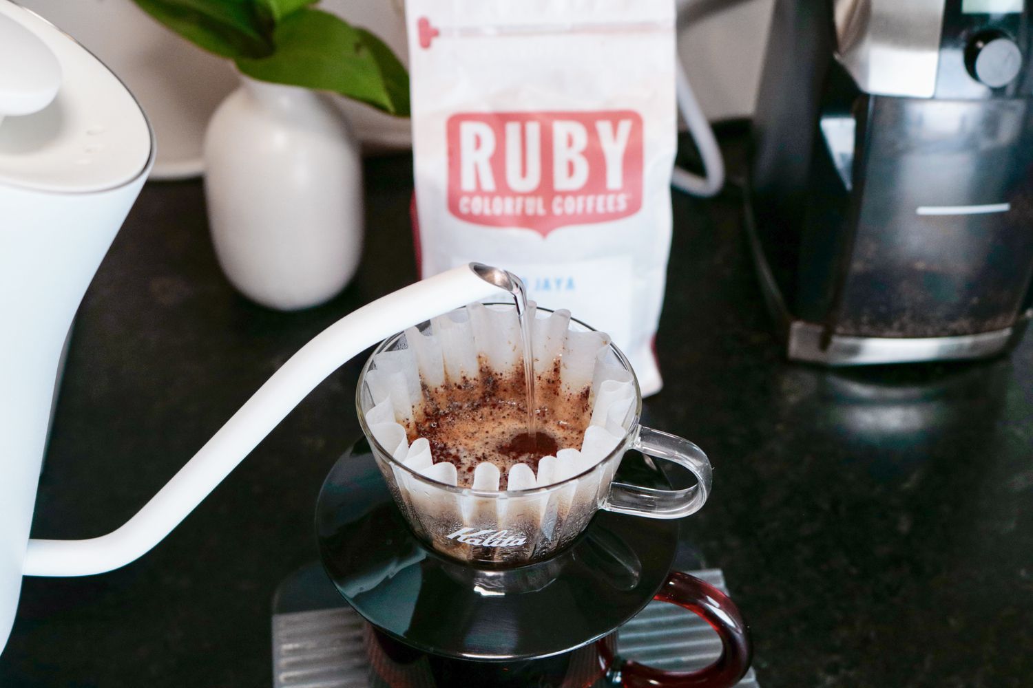 Coffee brewing in the Kalita Wave 155