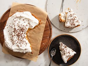 Banoffee pie with two slices on plates.