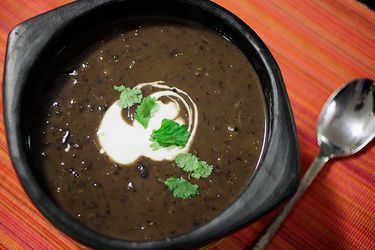 20111218-easy-bean-soup-black-bean-primary.jpg