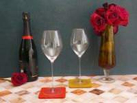 two glas vin tulip glasses