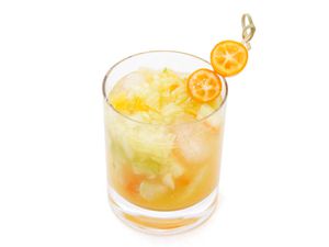 20120116-cocktail-winter-kumquat-fennel-smash.jpg
