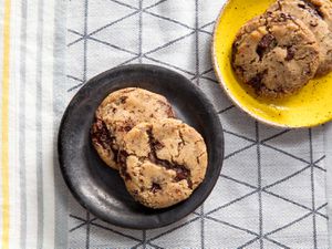 20180529-vegan-chocolate-chip-cookies-vicky-wasik-24