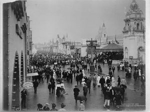20151028-1904-worlds-fair-crowd.jpg
