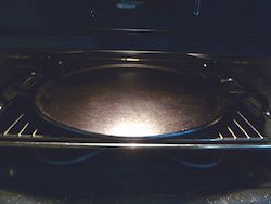 20110614-baking-surfaces-lodge-pan1.jpg
