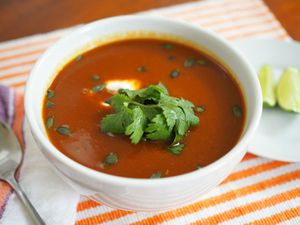 20141016-mexican-butternut-squash-soup-daniel-gritzer5.jpg