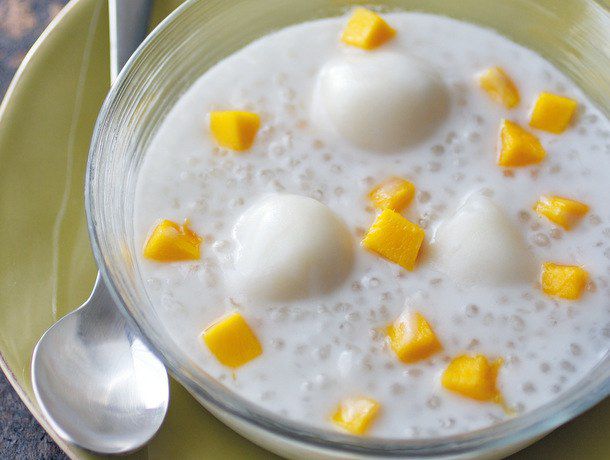 Tapioca in coconut milk with mangos and rice flour balls.
