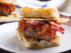 burger with bacon and cheese